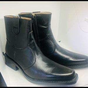 GBX boot black color size  8